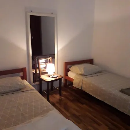 Apartman Dijana * Pirovac